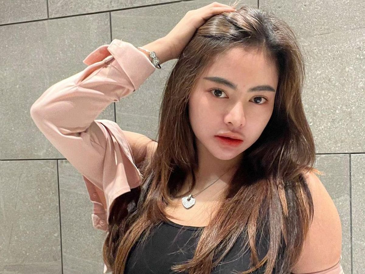 Vitalia Sesha: Model Majalah Populer ke Aktris Serba Bisa